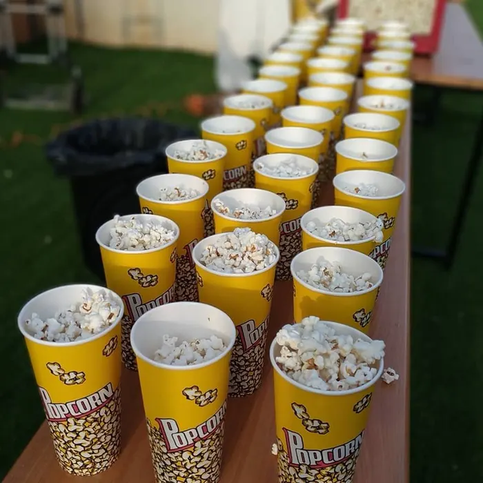 כוסות פופקורן בגודל 630 מל 50 יחידות